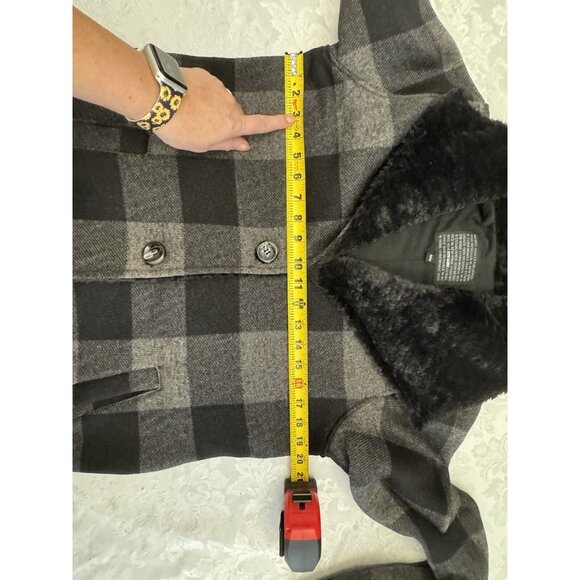 Steve Madden Size Med Lake Ode‎ Faux Fur Buffalo Plaid Check Gray Black Coat - Picture 9 of 14